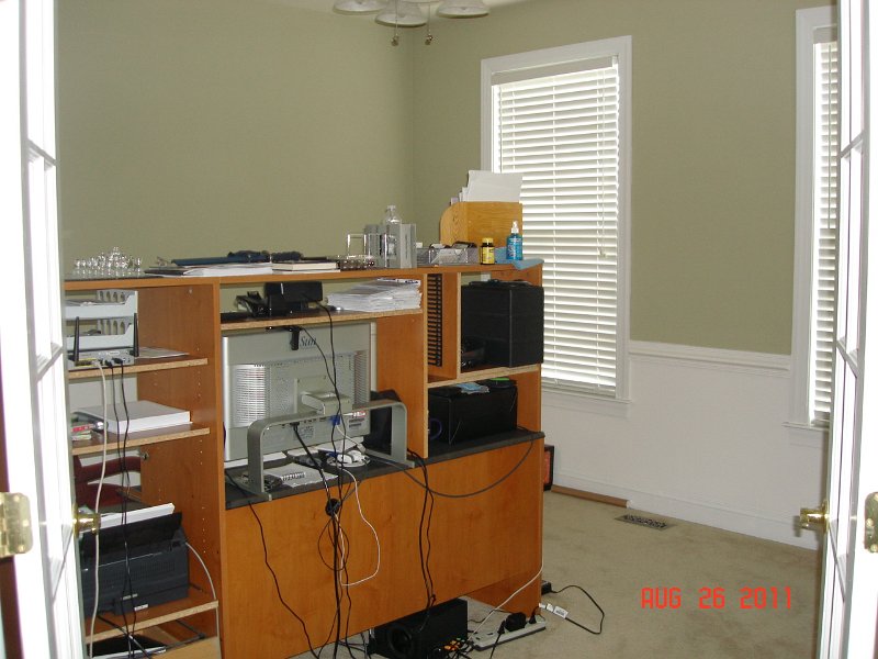 DSC05597.JPG - Office