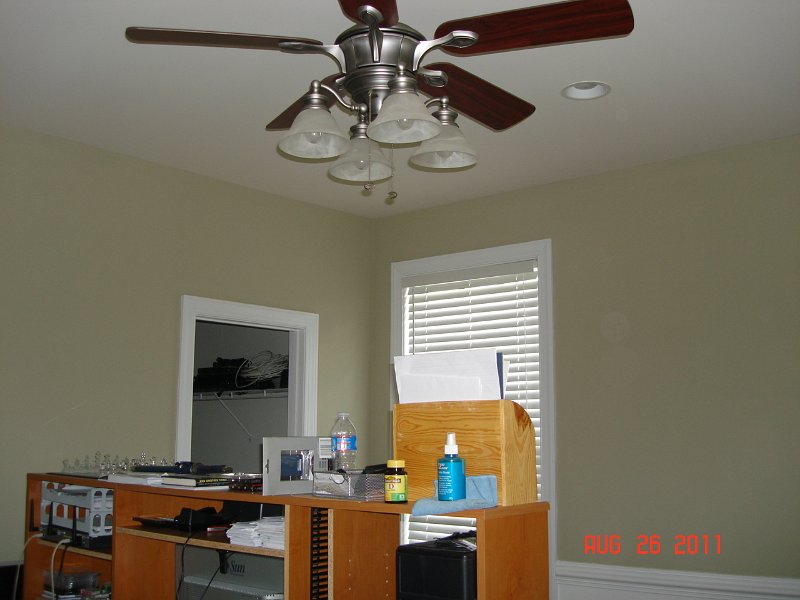 DSC05598.JPG - Office