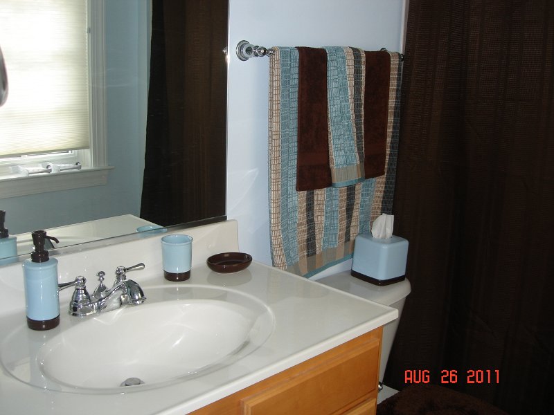 DSC05633.JPG - Guest Bathroom