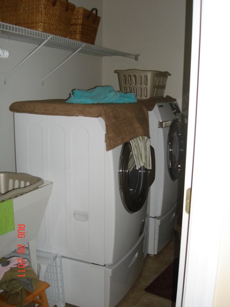 DSC05636.JPG - Laundry Room