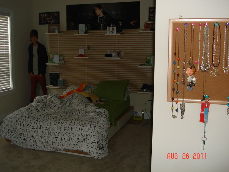 DSC05638.JPG - Caitlin Room