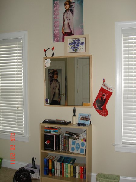 DSC05643.JPG - Caitlin Room