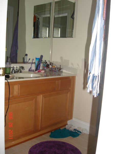 DSC05646.JPG - Caitlin Side of Bathroom