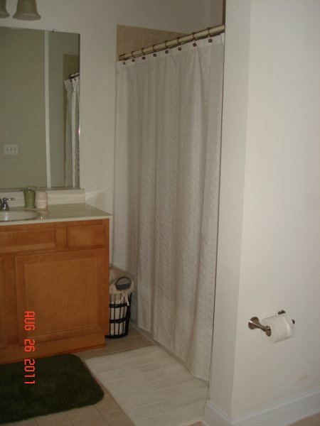 DSC05674.JPG - Basement Bathroom