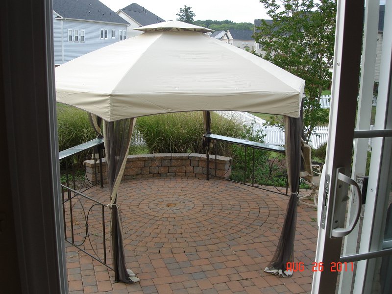 DSC05694.JPG - View to Backyard